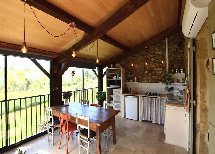 Loubejac Garden Escape