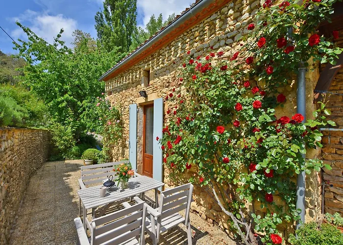 Dom wakacyjny Loubejac Garden Escape Saint-Cernin-de-lʼHerm